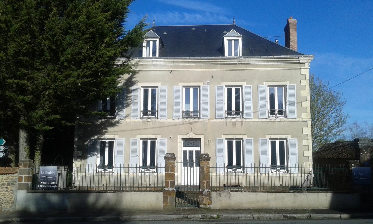 مبيت وإفطار Vailly-sur-Sauldre La Sauldre المظهر الخارجي الصورة